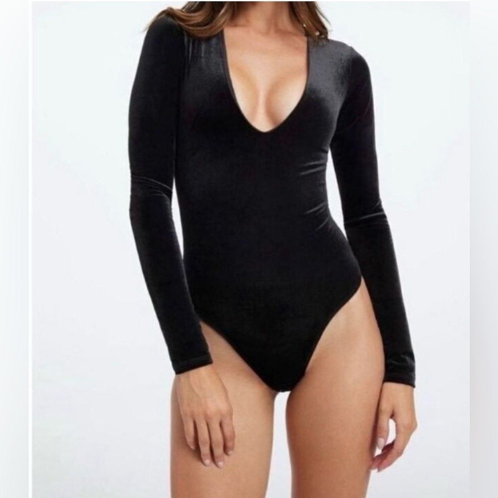 Good American‎ women black velvet plunging V Neck size 5